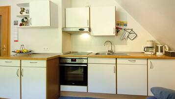 Kühlschrank, Ofen, Herdplatte, Geschirrspüler