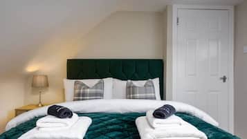 2 makuuhuonetta, silitysrauta/-lauta, Wi-Fi, vuodevaatteet