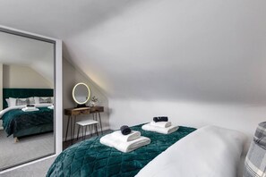 2 soverom, strykejern/-brett, wi-fi og sengetøy