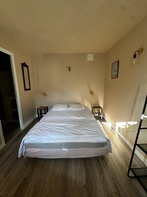 WiFi - Studio 5 "Aux volets bleus" Cosy studio at the foot of the Pyrenees (Aulus-les-Bains)