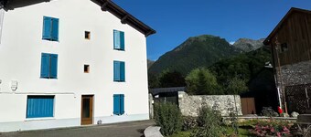Studio 5 "Aux volets bleus" Cosy studio at the foot of the Pyrenees