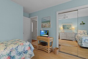 Fer et planche à repasser, Wi-Fi gratuit, draps fournis