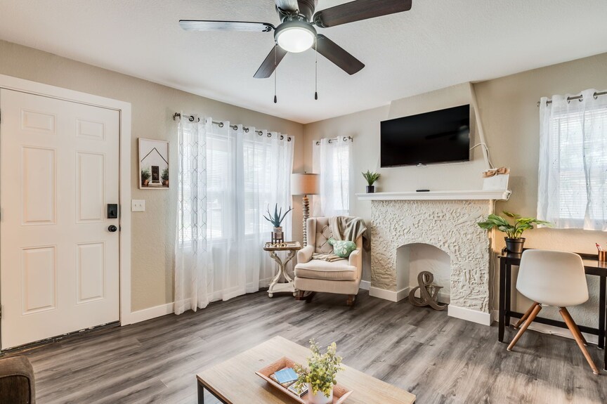 Walking Distance To Downtown Wichita | In Unit W/d - Wichita, KS