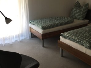 2 bedrooms, iron/ironing board, WiFi, bed sheets