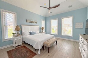 5 bedrooms, iron/ironing board, WiFi, bed sheets
