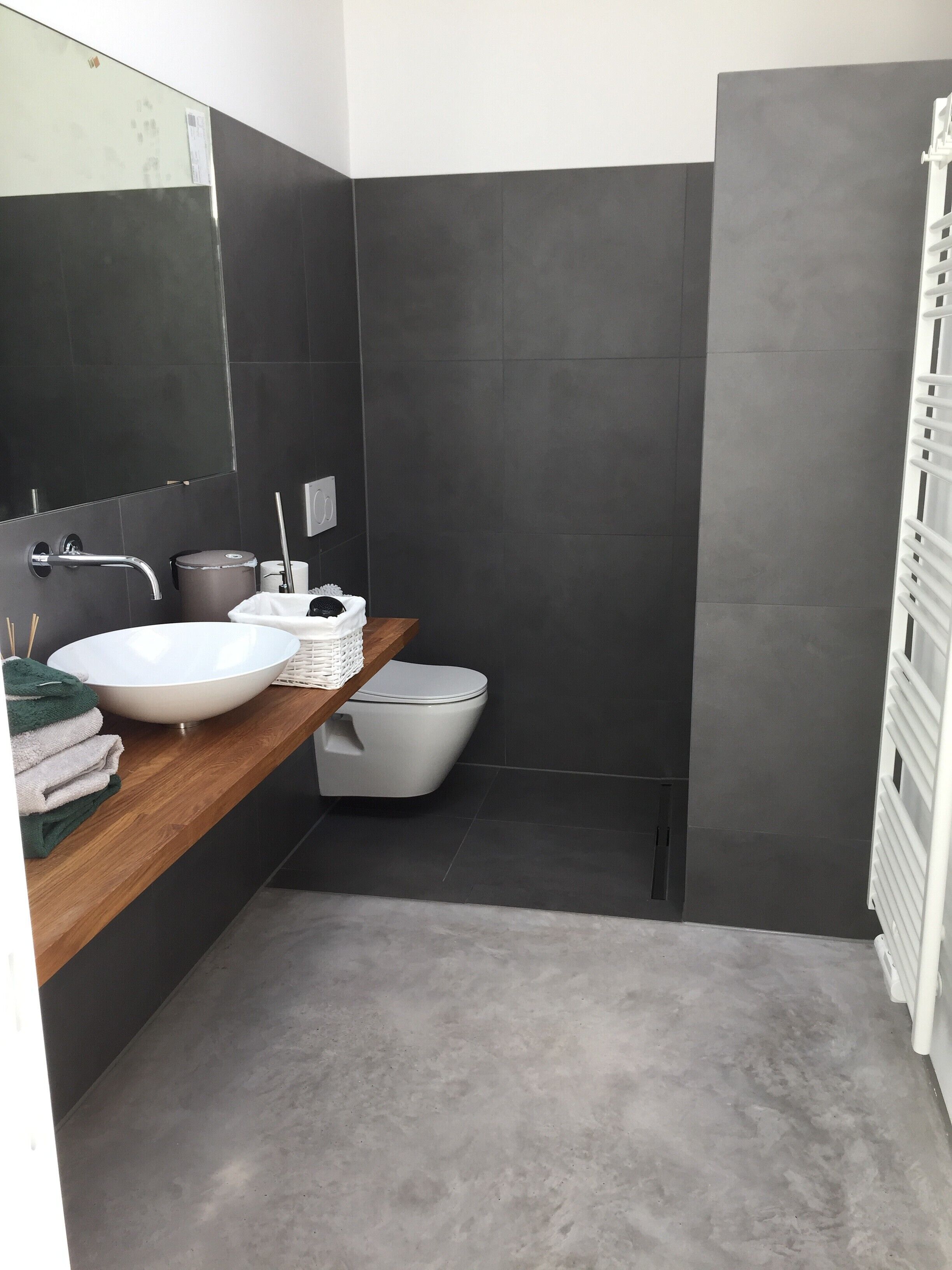 Ducha, secador de pelo, toallas