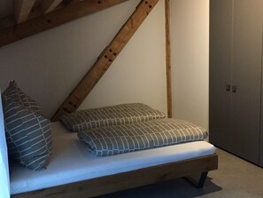 1 makuuhuone, silitysrauta/-lauta, Wi-Fi, vuodevaatteet