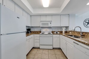 Signature Condo, 2 Bedrooms, Balcony, Beach View | Private kitchen | Fridge, microwave, oven, stovetop