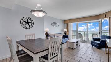 Signature Condo, 2 Bedrooms, Balcony, Beach View | In-room dining