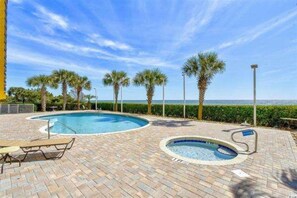 Indoor pool, 2 outdoor pools