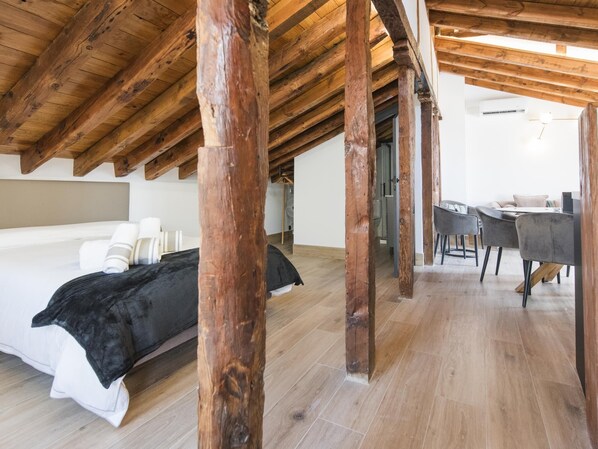 Fer et planche à repasser, accès Internet, draps fournis