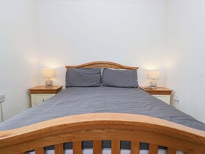 1 bedroom, individually decorated, individually furnished