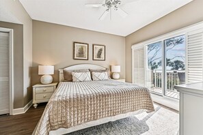 3 bedrooms, iron/ironing board, Internet, bed sheets