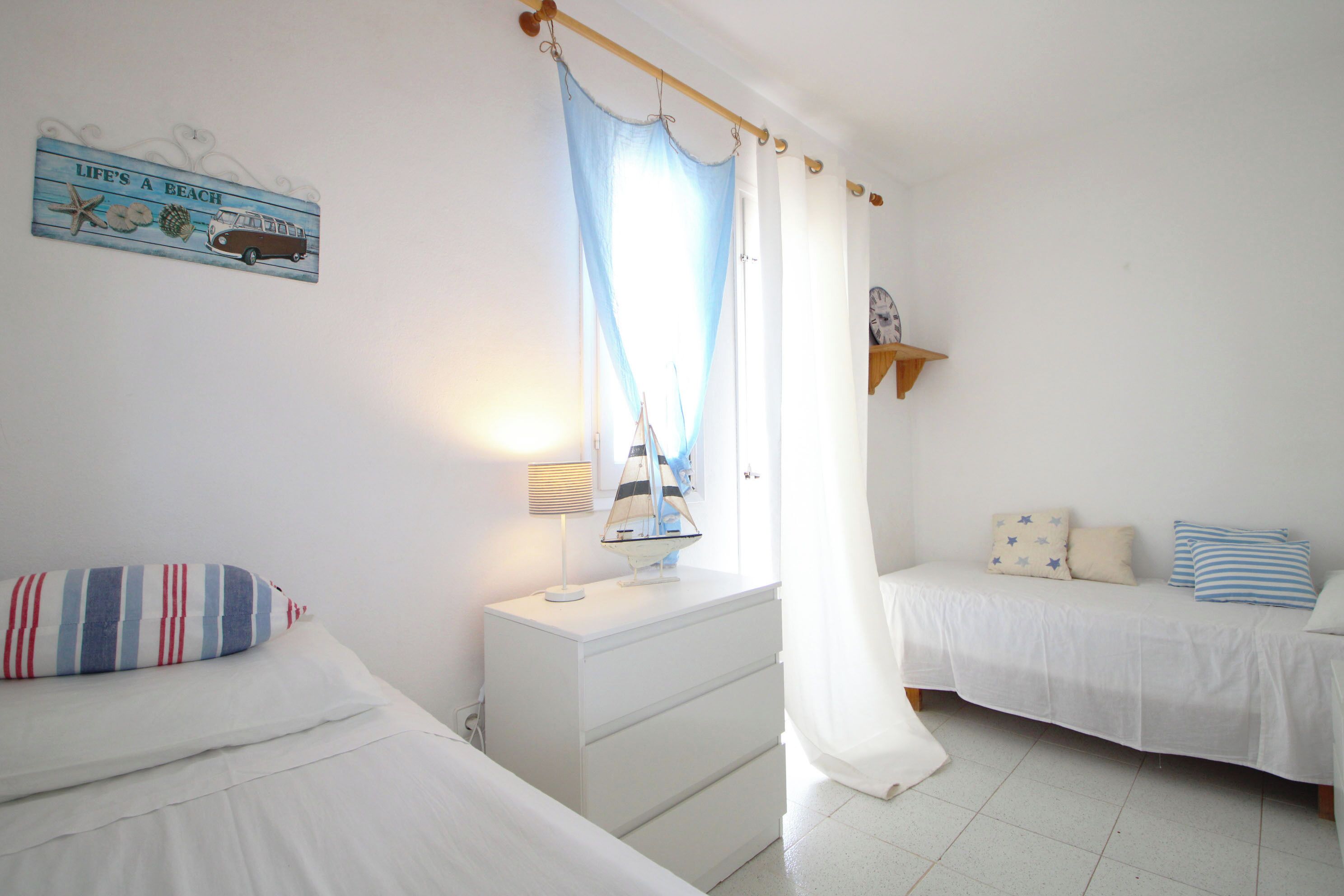 2 bedrooms, WiFi, bed sheets