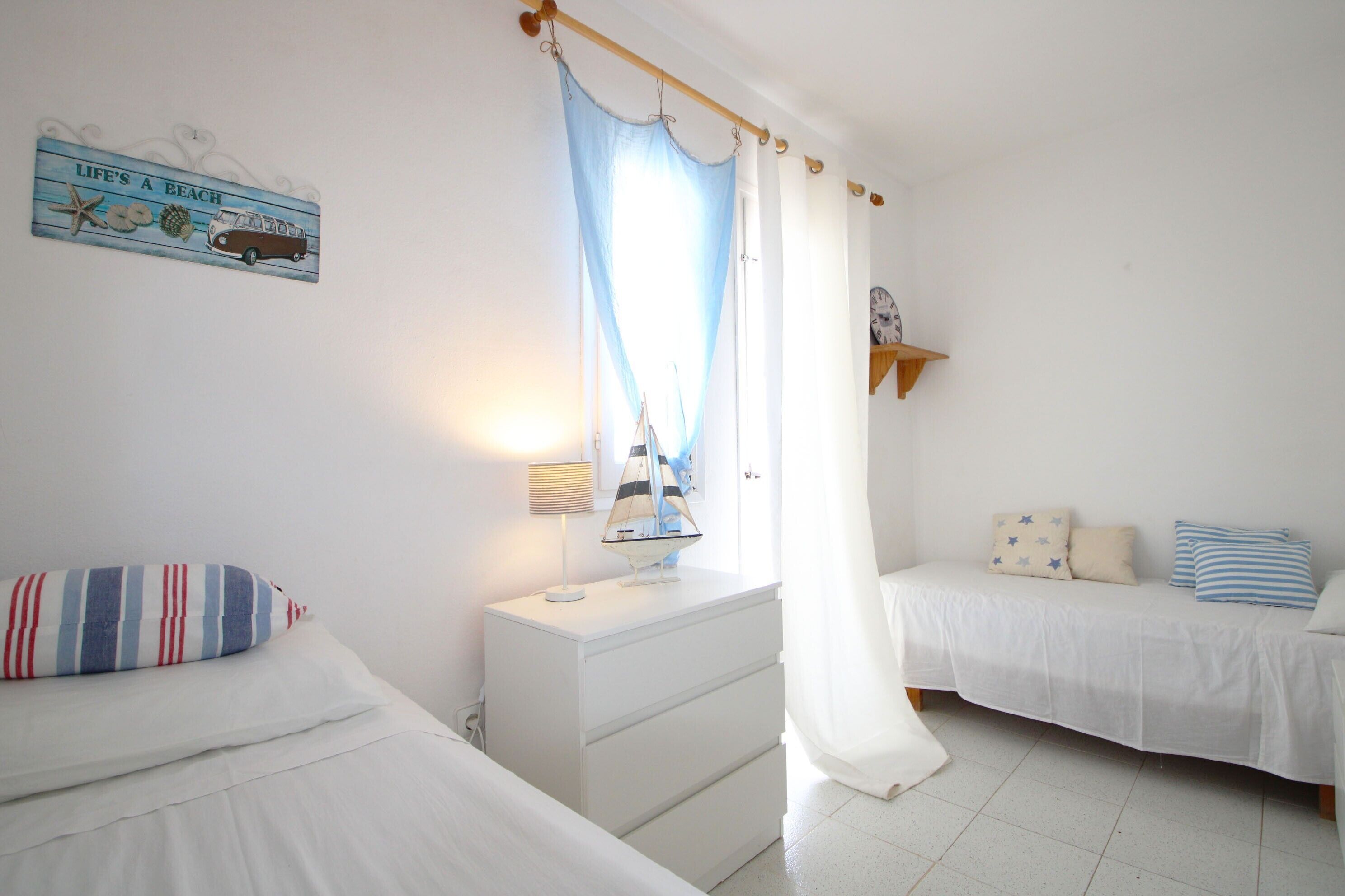 2 bedrooms, WiFi, bed sheets