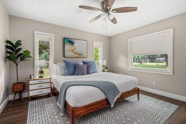 2 bedrooms, desk, iron/ironing board, travel cot