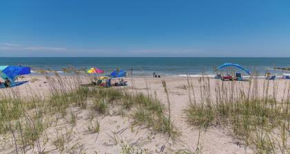 Marysol Cottage – Stylish 1BR w/ Full Kitchen, 25 Yards to Beach Access