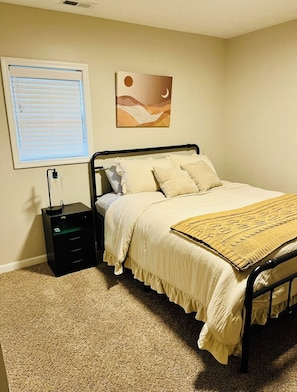 2 bedrooms, iron/ironing board, WiFi, bed sheets