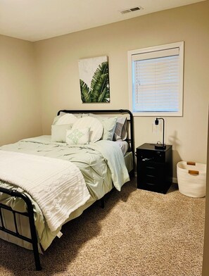 2 bedrooms, iron/ironing board, WiFi, bed sheets