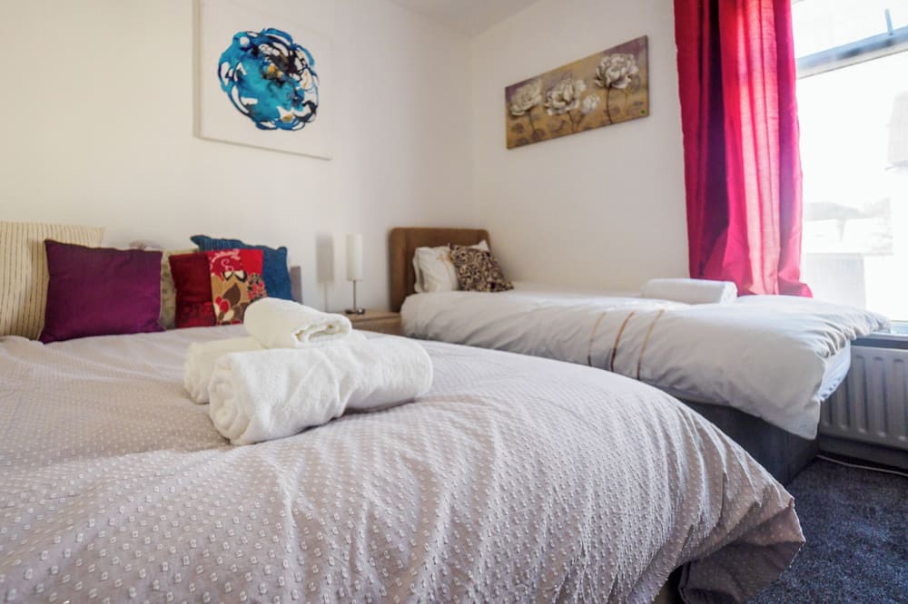 12 Cornwallis Lodge Family Room 2 - Blore