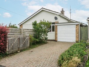 Cottage | Exterior - 1 Maes Y Ffynnon (Menai Bridge)