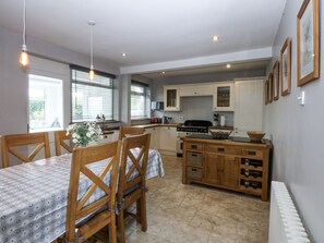 Cottage | Dining - 1 Maes Y Ffynnon (Menai Bridge)