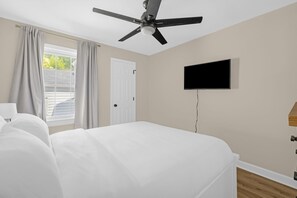 3 bedrooms, iron/ironing board, WiFi, bed sheets