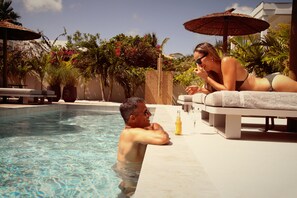 2 piscines extérieures