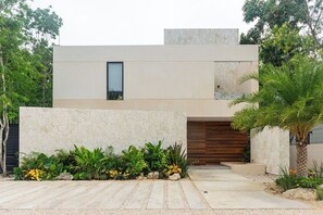 Exterior - Villa XPuHa tropical garden between Tulum and Playa del Carmen, near the beach (Xpu Ha)