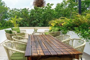 Outdoor dining