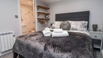 Cottage | 1 bedroom, individually decorated, individually furnished, free WiFi