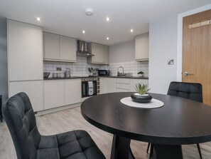 Cottage | Dining