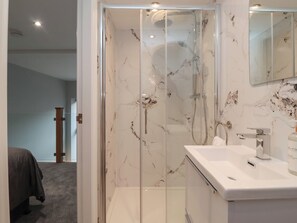 Ferienhaus | Badezimmer | Dusche