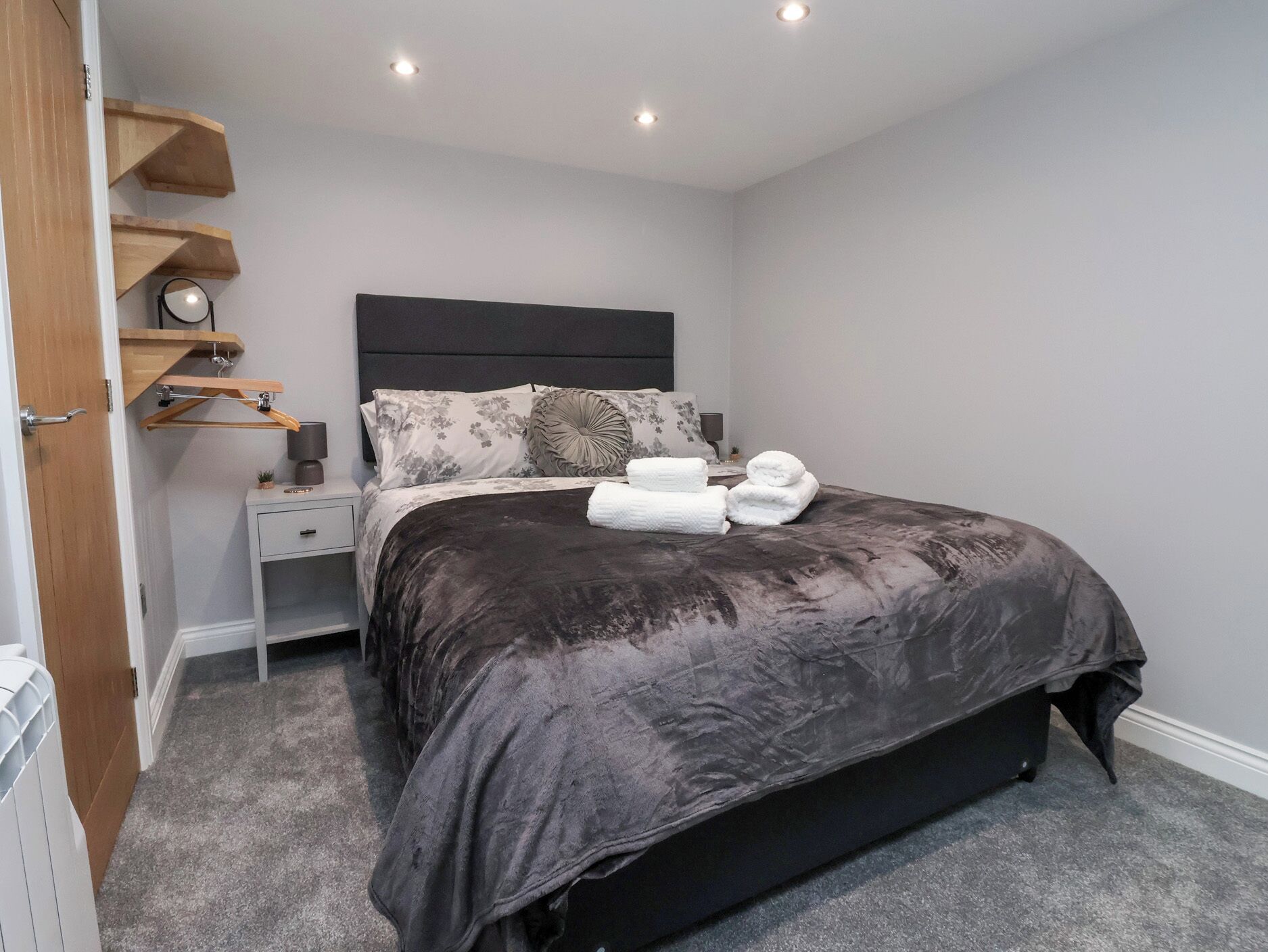 1 غرفة نوم وبديكورات فريدة لكل غرفة وطراز فريد لكل وحدة وواي فاي مجانًا