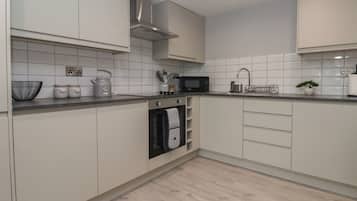 Cottage | Private kitchen | Cookware/dishes/utensils