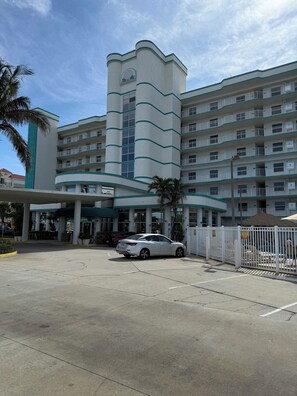 Exterior - Most Relaxing Resort in Cocoa Beach, FL-2BD/2BAwith WiFi, AC, fitness room (Cocoa Beach)