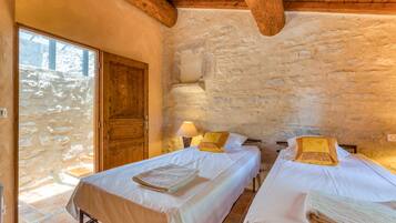 4 多间卧室、WiFi、床单