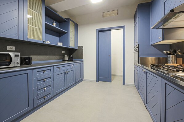 Fridge, microwave, dishwasher, toaster