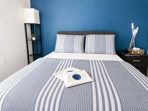 WiFi, bed sheets