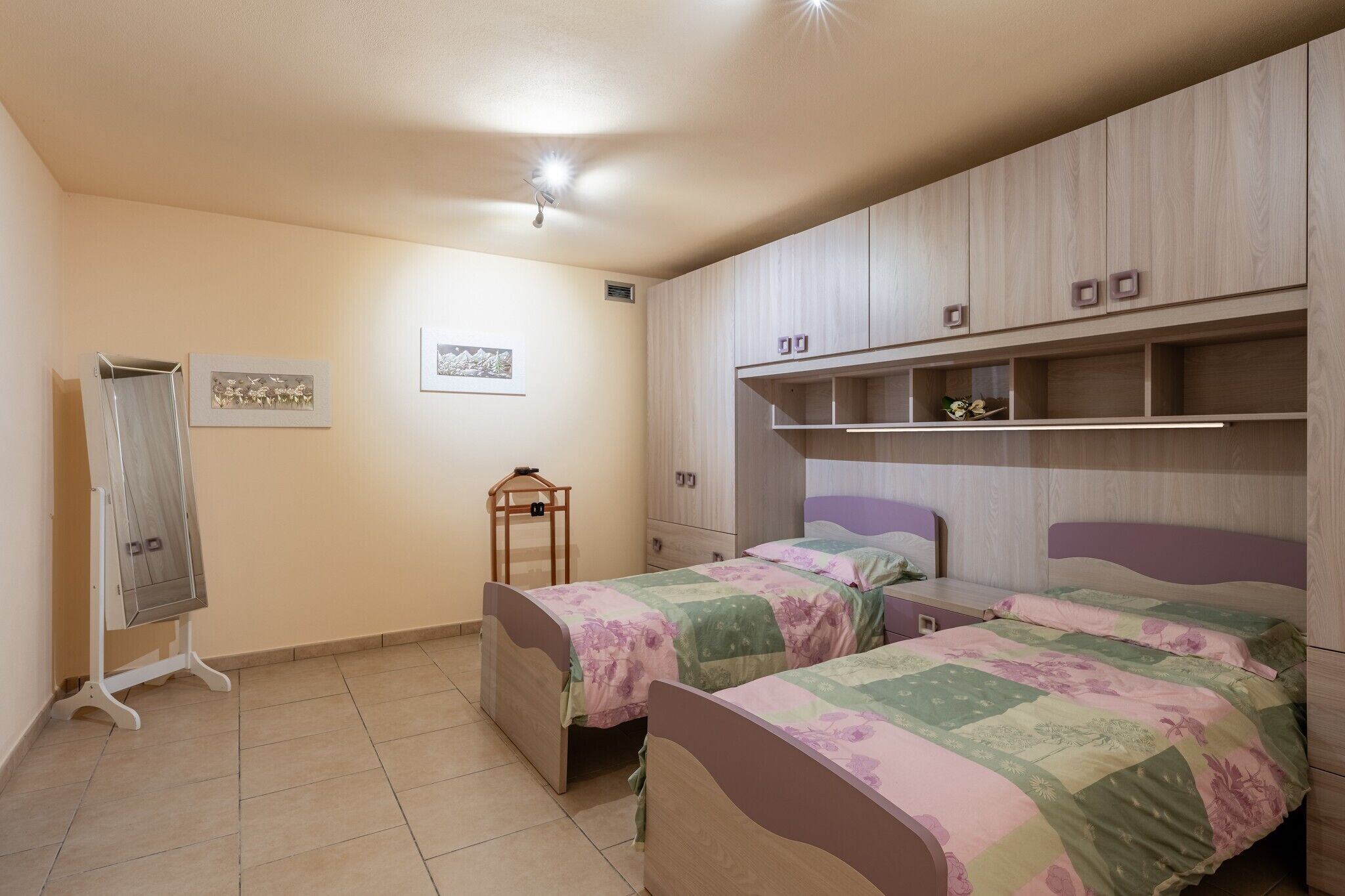 5 makuuhuonetta, silitysrauta/-lauta, Wi-Fi, vuodevaatteet