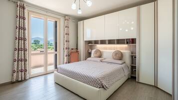 5 chambres, fer et planche à repasser, Wi-Fi, draps fournis