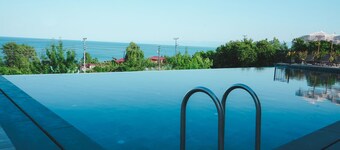 Lemon Suites & Restaurant