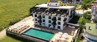 Lemon Suites & Restaurant