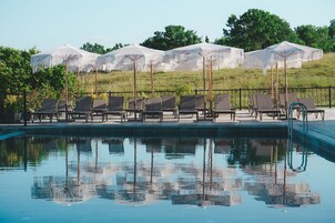 Piscina externa sazonal