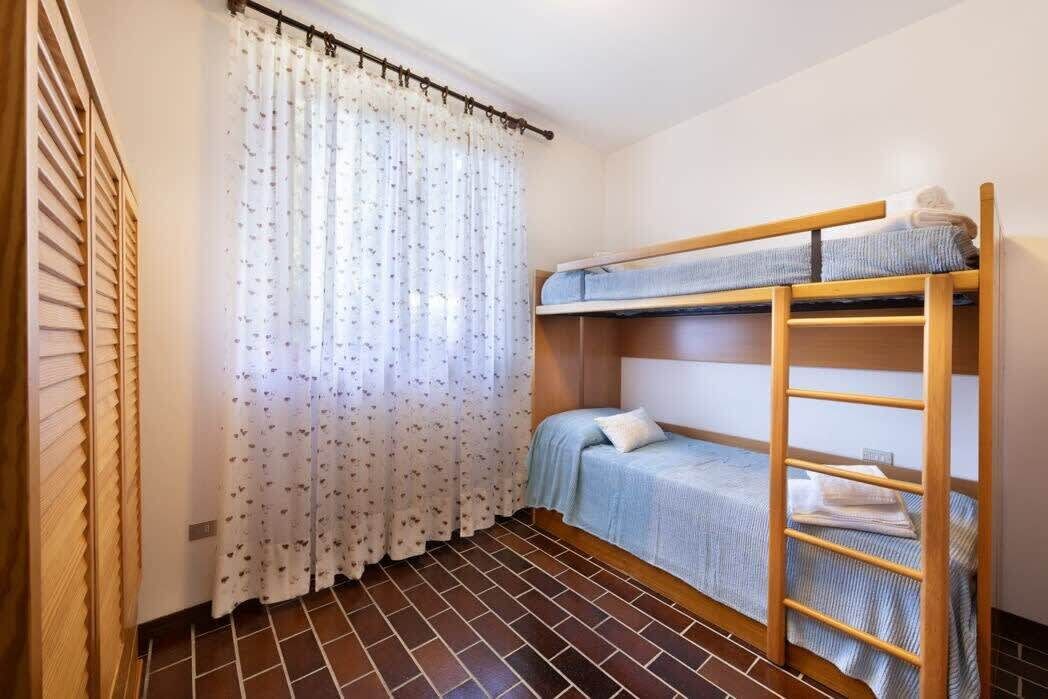 3 bedrooms, iron/ironing board, individually decorated