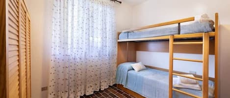3 bedrooms, iron/ironing board, individually decorated