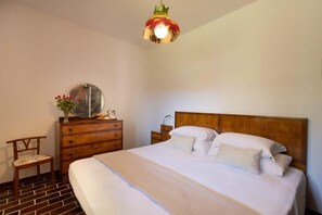 Villa, varias camas, patio, vistas a la montaña (Villa Darsena) | 4 dormitorios y wifi gratis