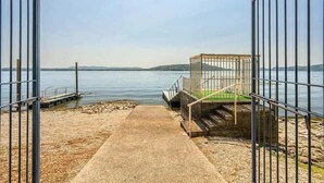 Property grounds - Lesa Villas (Lesa)
