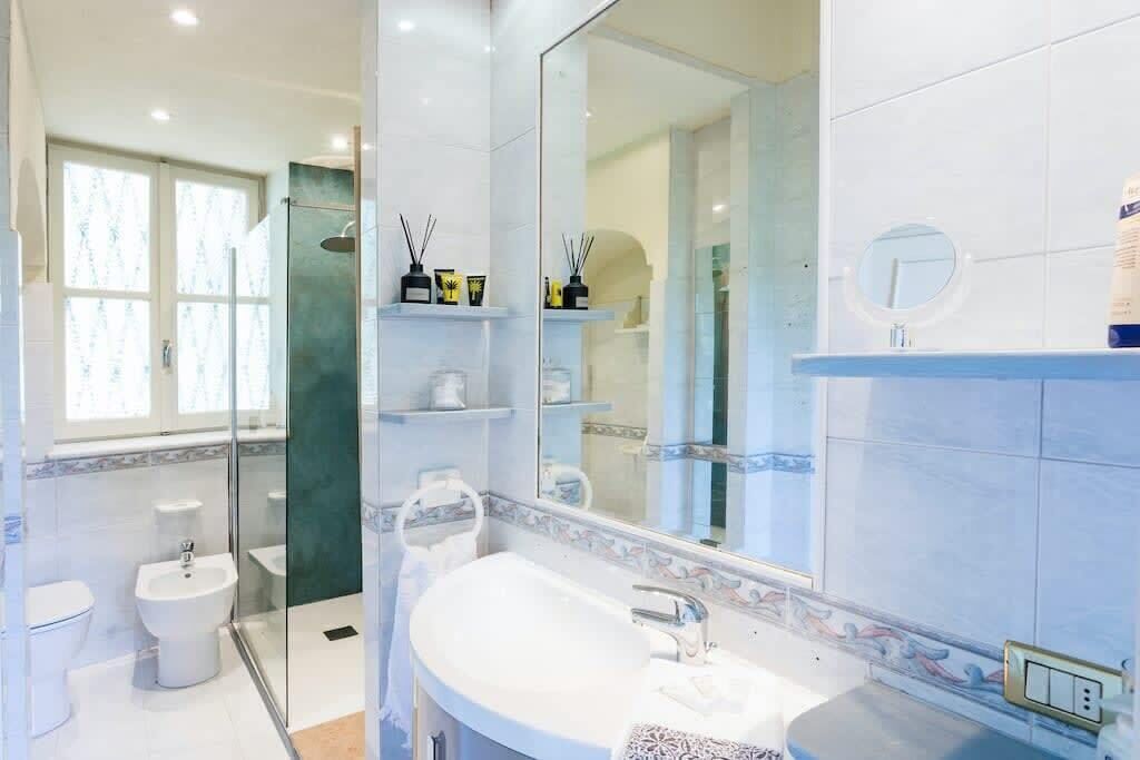 Villa, 2 letti matrimoniali, patio, vista giardino (Villa Lesa) | Interni