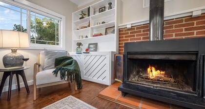Belaire Lake Retreat, Cozy 2BR with Firepit & Kayaks